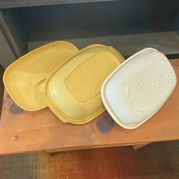 Vintage Tupperware Harvest Gold 3-Piece Microwave Steamer Set - Picture 2 of 4